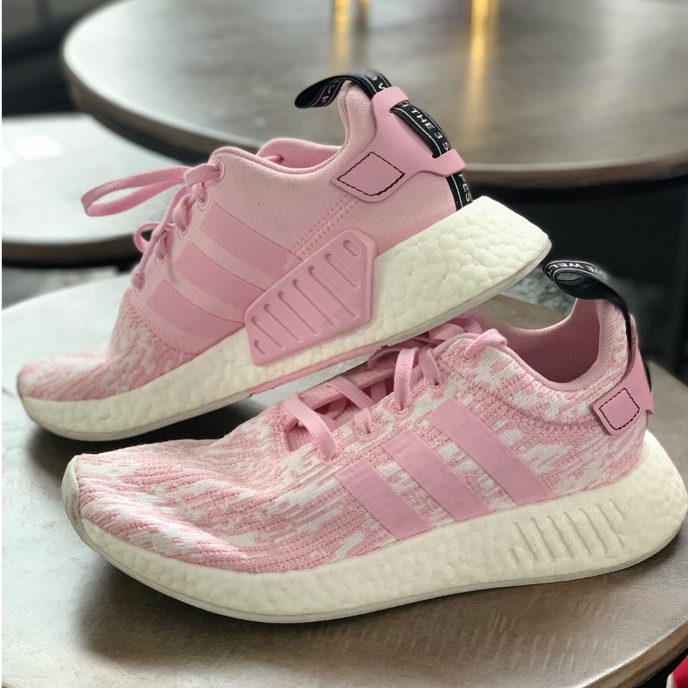 Women’s adidas Originals Womens NMD R2 pink white